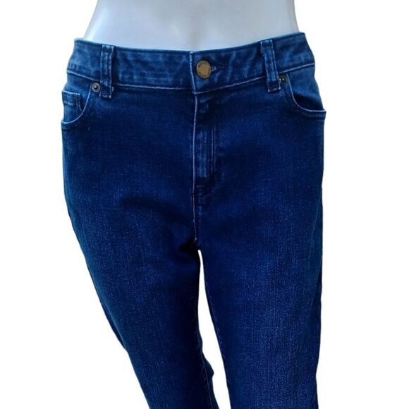 Michael Kors Denim - 627014....Michael Kors Boyfriend Jeans Size 6, W30" 27"Inseam  9"Rise